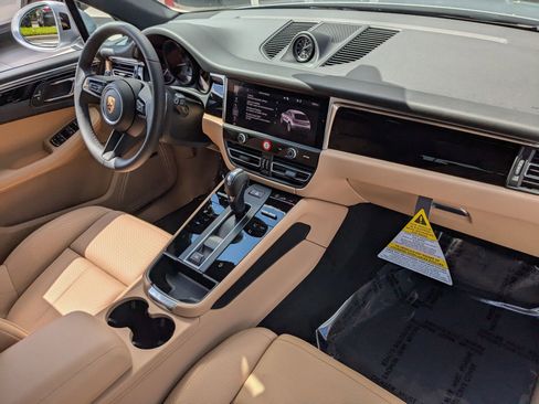 New 2026 Porsche Macan image 27