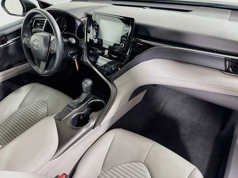Used 2022 Toyota Camry SE FWD image 33