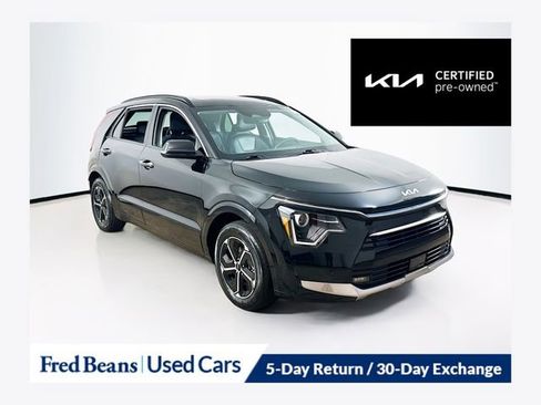 Used 2023 Kia Niro SX image 1