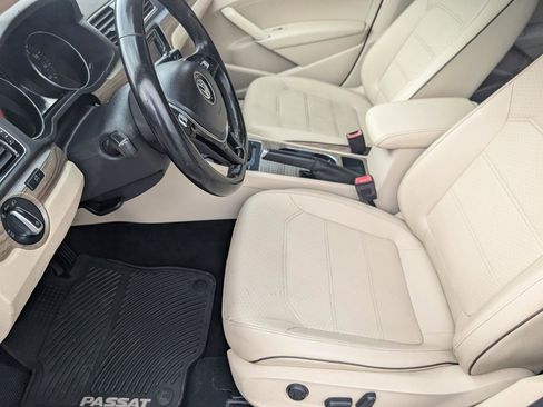 Used 2018 Volkswagen Passat 2.0T SE FWD image 8