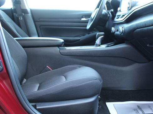 Used 2024 Nissan Altima 2.5 SV image 41