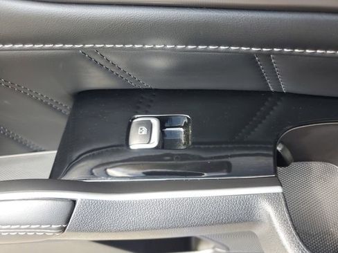 Certified 2024 Kia Sorento SX FWD image 15
