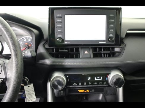 Used 2022 Toyota RAV4 LE FWD image 22