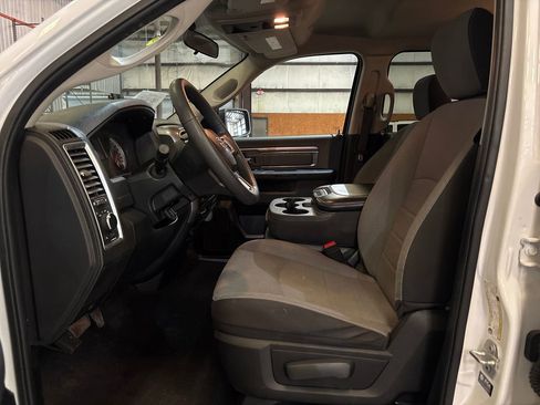 Used 2024 RAM 1500 Classic SLT AWD/4WD image 9