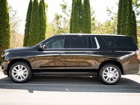 Used 2021 Chevrolet Suburban High Country w/ Premium Package image 9
