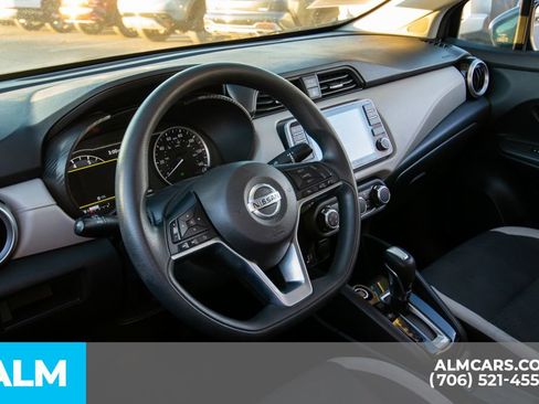 Used 2021 Nissan Versa SV image 10