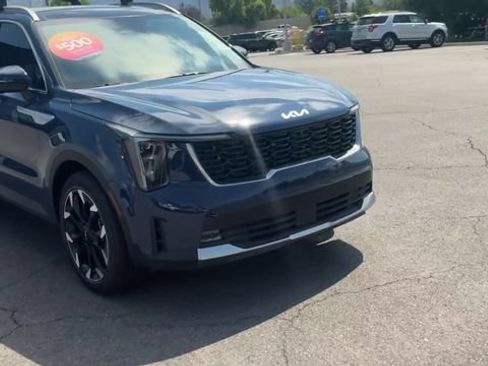 Certified 2025 Kia Sorento SX FWD image 9