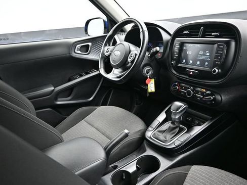 Used 2020 Kia Soul GT-Line FWD image 16