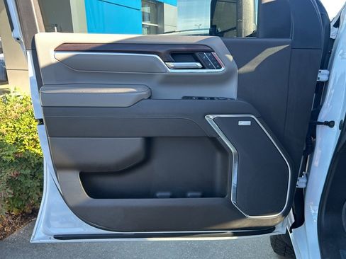 Used 2024 GMC Sierra 2500 SLT image 19