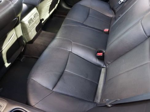 Used 2017 INFINITI Q70 3.7 image 10