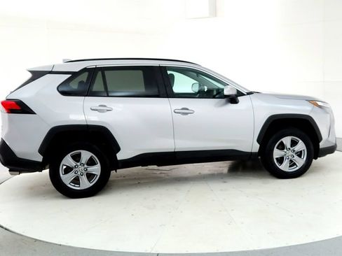 Used 2022 Toyota RAV4 XLE AWD/4WD image 6