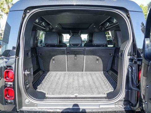 Used 2023 Land Rover Defender 110 SE AWD/4WD image 27