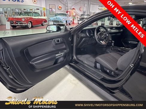 Used 2022 Ford Mustang Coupe image 11
