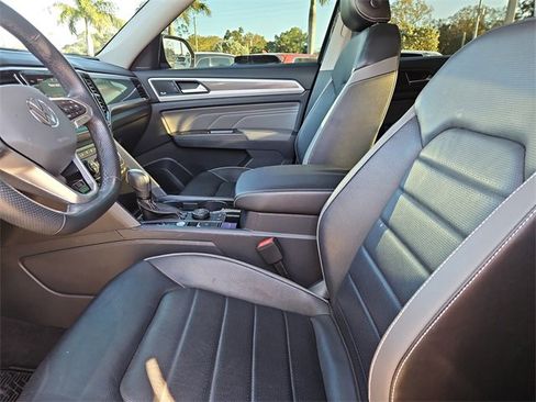 Used 2022 Volkswagen Atlas SEL Premium image 17