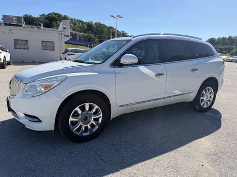 Used 2017 Buick Enclave Leather FWD image 3