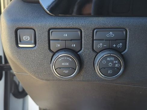 Used 2025 Chevrolet Silverado 2500 LT w/ Convenience Package image 12