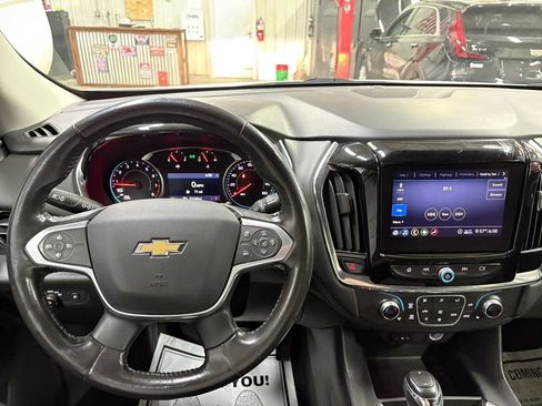 Used 2023 Chevrolet Traverse LT image 27
