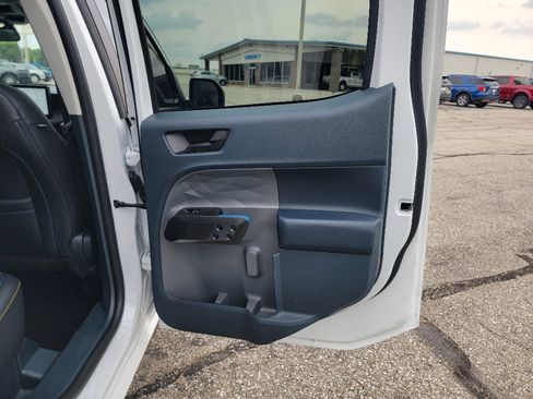 Used 2025 Ford Maverick Lobo AWD/4WD image 30