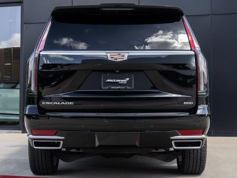 Used 2024 Cadillac Escalade Luxury RWD image 7