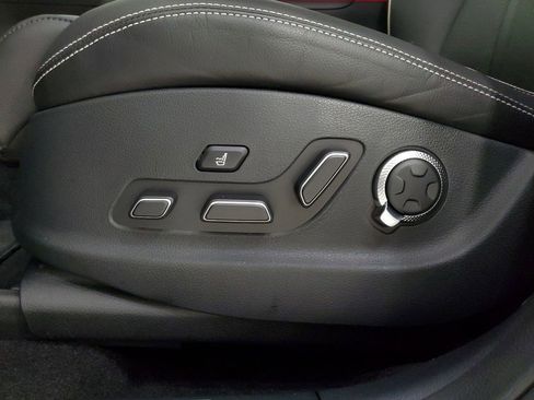 Used 2024 Genesis Electrified GV70 Advanced image 32