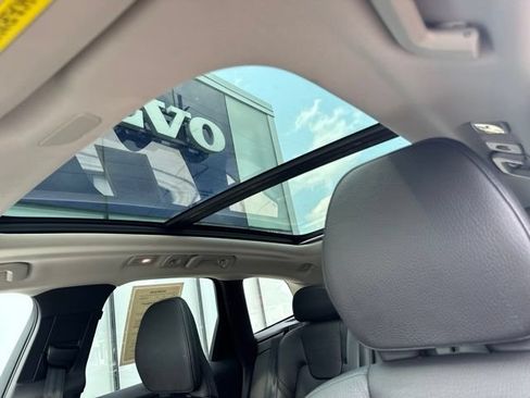 Certified 2022 Volvo XC60 B5 Momentum w/ Advanced Package AWD/4WD image 28