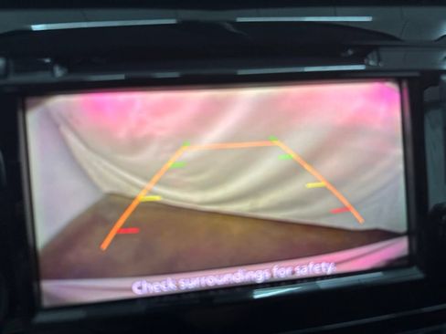 Used 2018 Nissan Rogue SV FWD image 19
