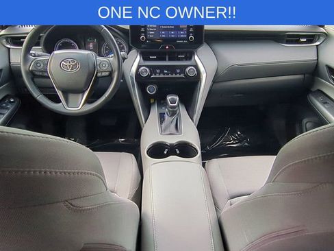 Used 2022 Toyota Venza LE image 28