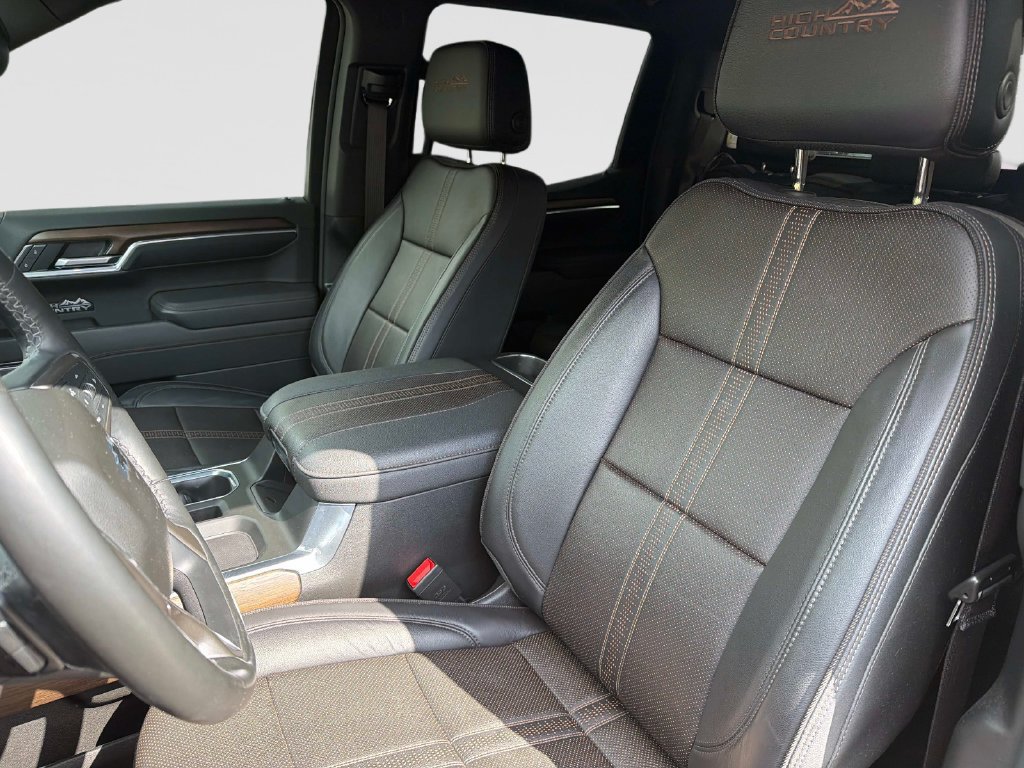 Used 2025 Chevrolet Silverado 1500 High Country w/ High Country Premium Package AWD/4WD image 21