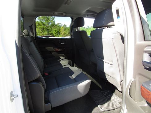 Used 2017 GMC Sierra 1500 SLE image 28
