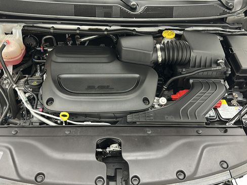 Used 2025 Chrysler Pacifica Select FWD image 21