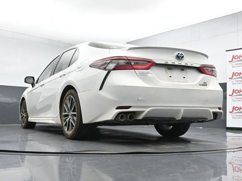 Used 2022 Toyota Camry SE image 21