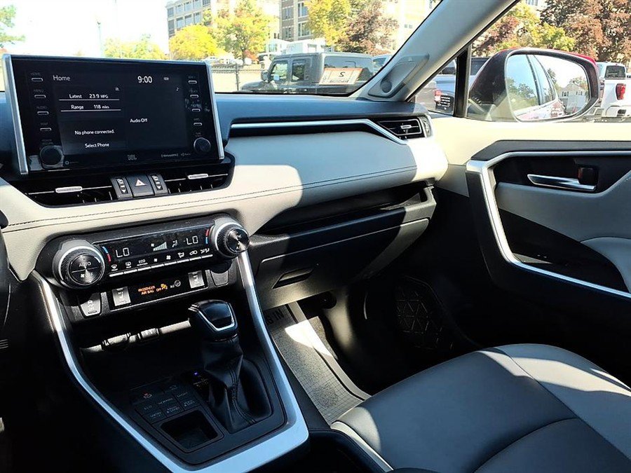 Used 2019 Toyota RAV4 XLE Premium w/ Cold Weather Package AWD/4WD image 15