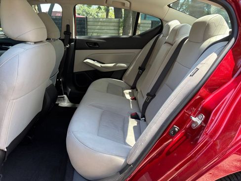 Used 2025 Nissan Altima 2.5 SV FWD image 25
