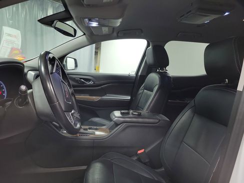 Used 2019 GMC Acadia SLE image 13