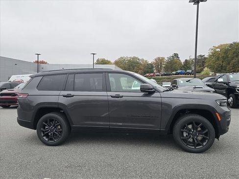 New 2025 Jeep Grand Cherokee L Limited image 2