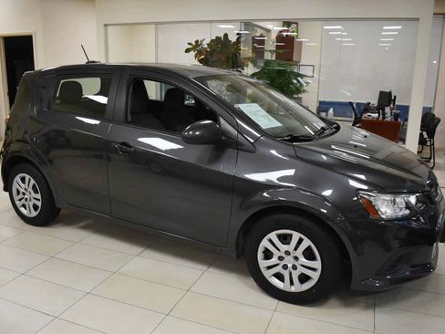 Used 2019 Chevrolet Sonic LT FWD image 3