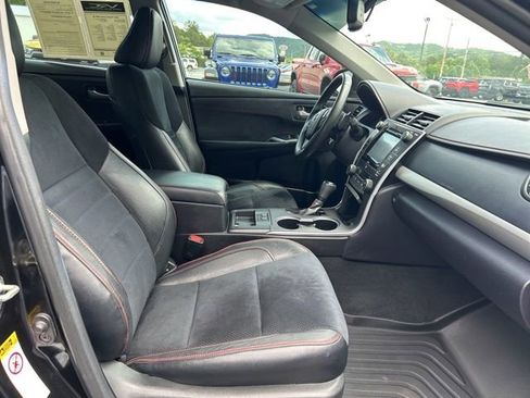 Used 2017 Toyota Camry XSE FWD image 21