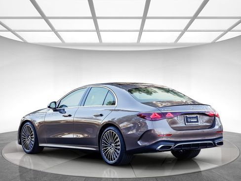 New 2026 Mercedes-Benz E 450 4MATIC Sedan image 2