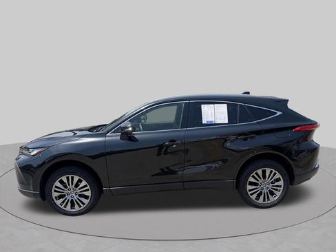 Used 2022 Toyota Venza XLE AWD/4WD image 4