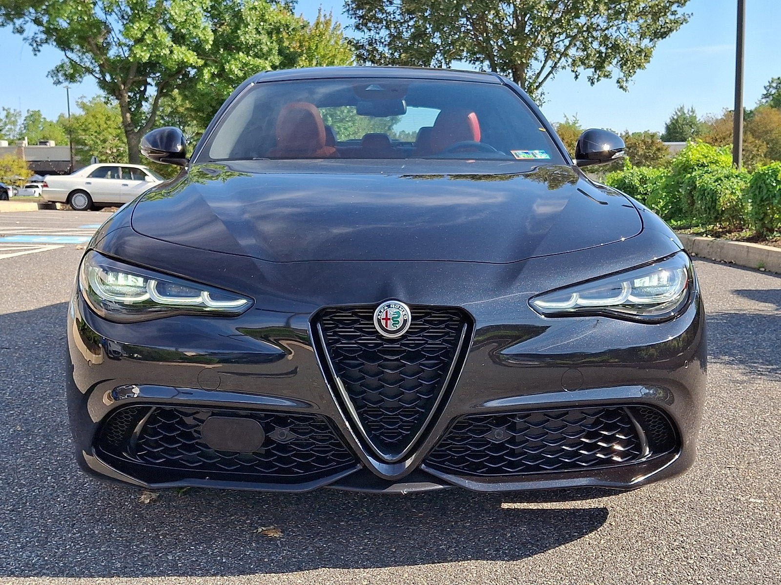 Used 2024 Alfa Romeo Giulia Veloce AWD/4WD image 2