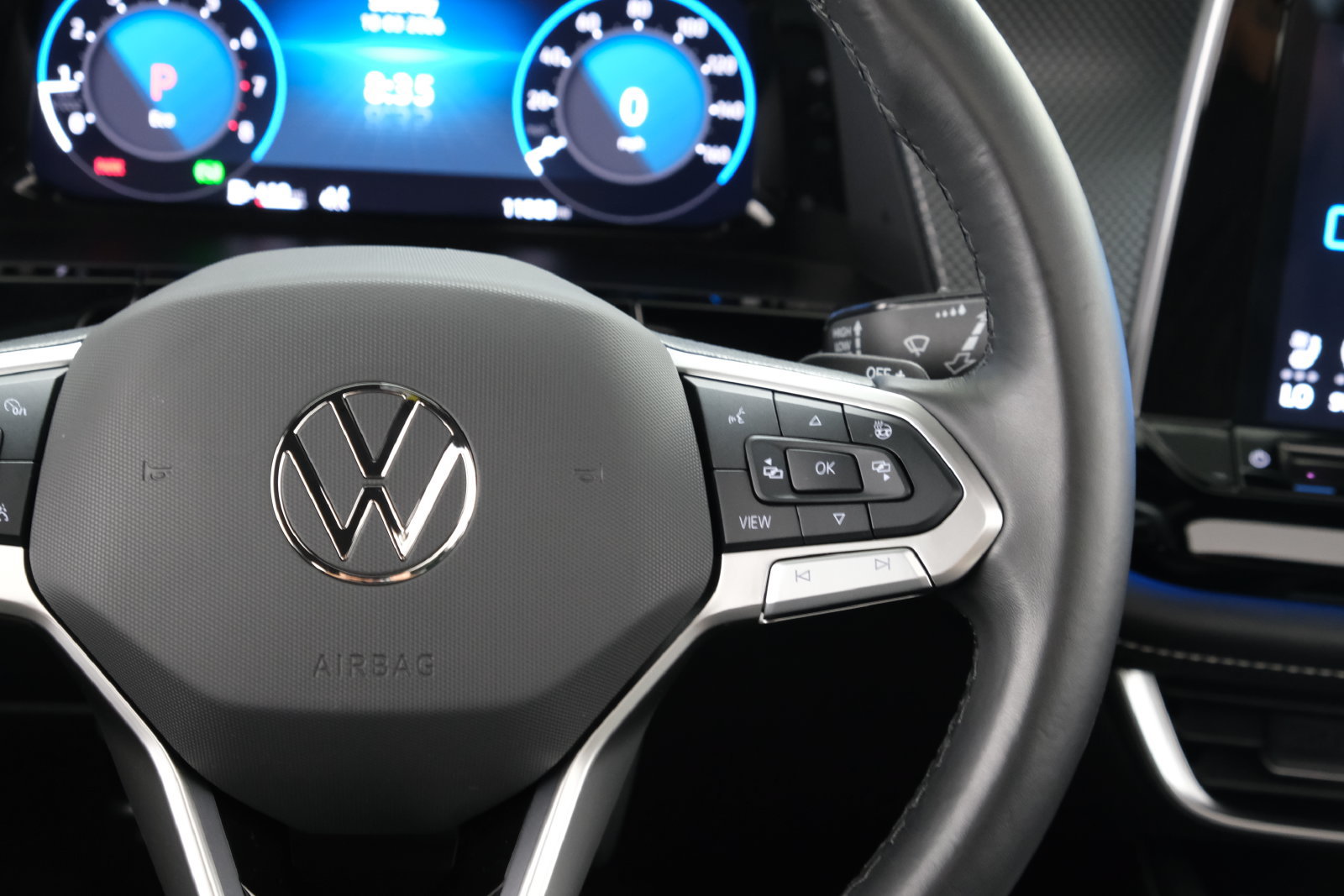 Used 2024 Volkswagen Atlas Cross Sport SEL R-Line AWD/4WD image 14
