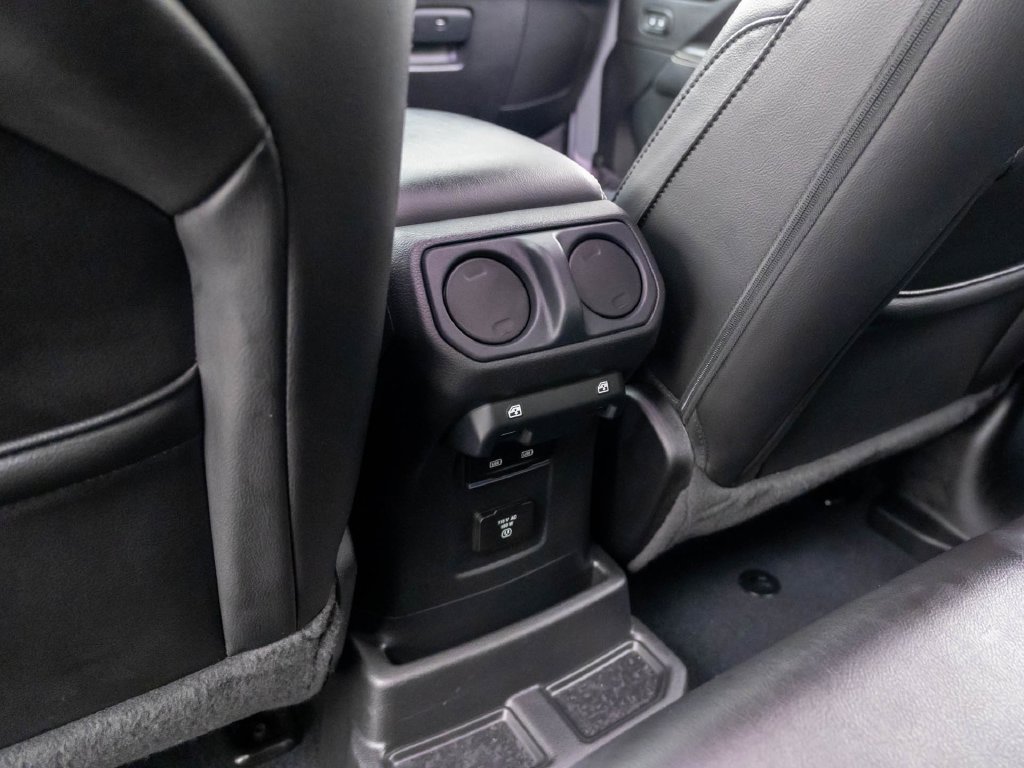 Used 2023 Jeep Wrangler Unlimited Sahara w/ Cold Weather Group AWD/4WD image 17