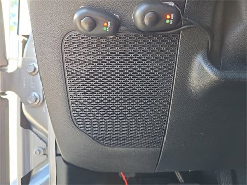 Used 2021 Jeep Gladiator Sport image 15