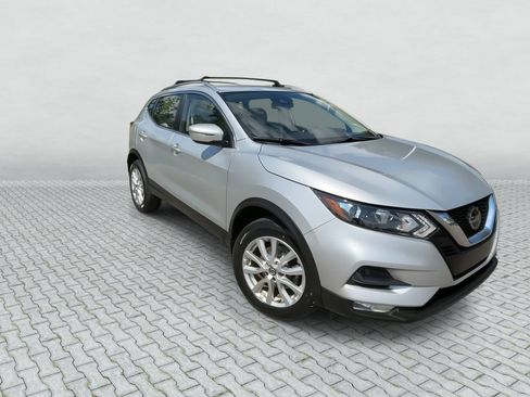 Used 2020 Nissan Rogue Sport SV w/ All-Weather Package FWD image 2