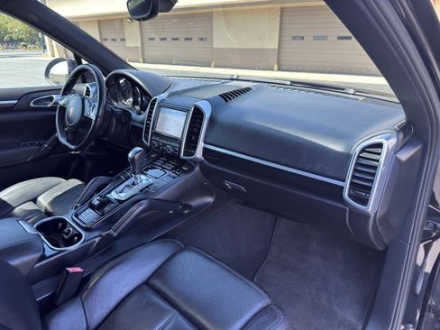 Used 2011 Porsche Cayenne S AWD/4WD image 19
