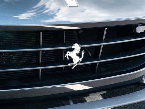 Used 2019 Ferrari Portofino RWD image 6