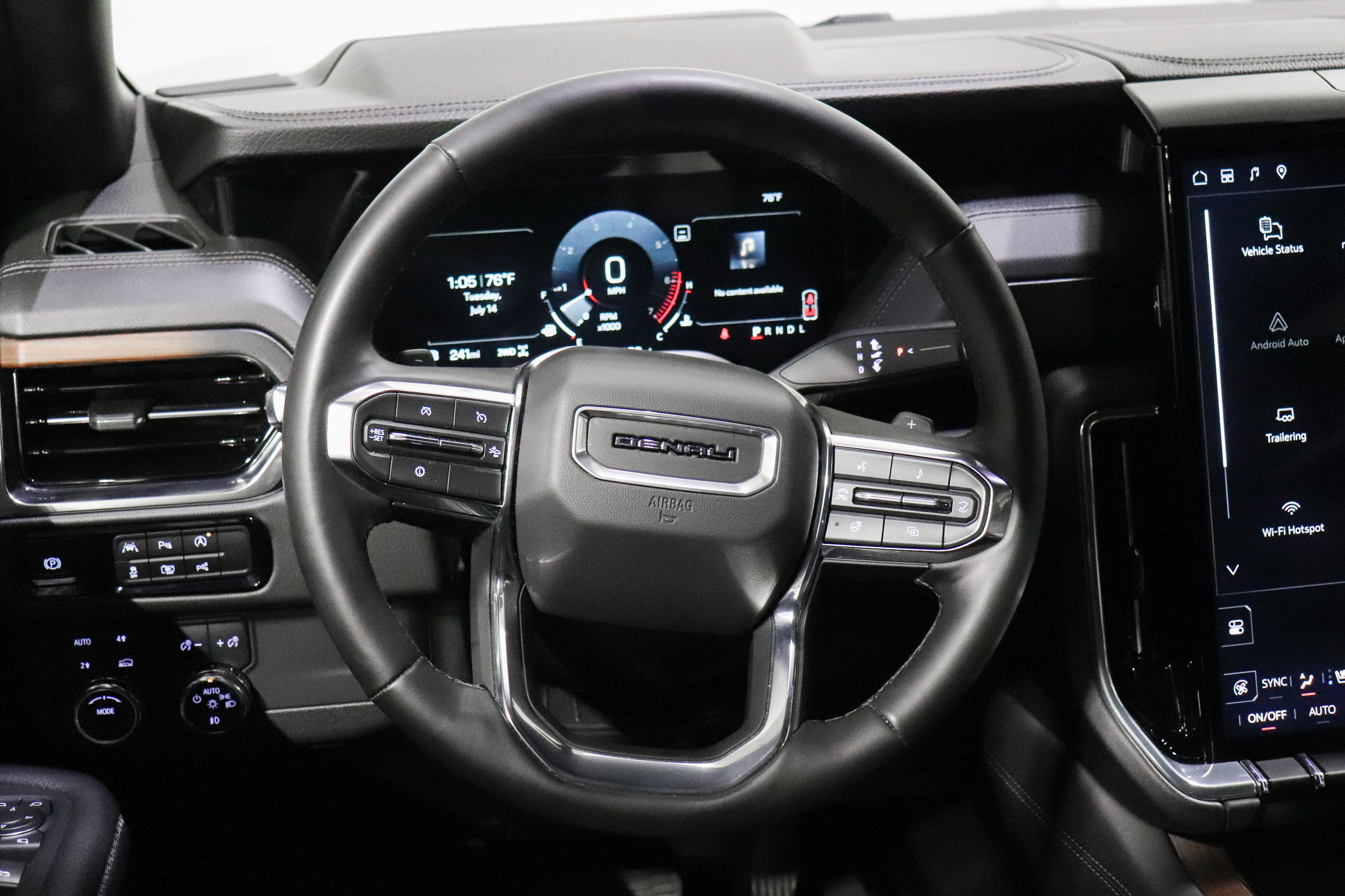 Used 2025 GMC Yukon XL Denali AWD/4WD image 25