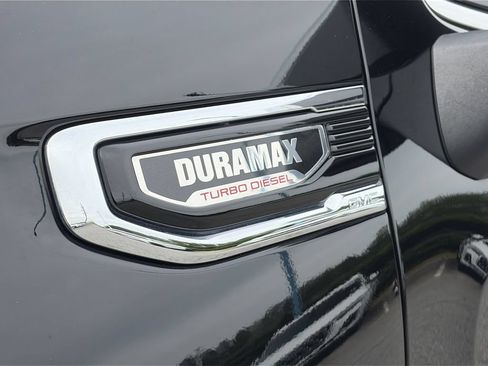 Used 2023 GMC Sierra 1500 SLT w/ SLT Premium Plus Package AWD/4WD image 32