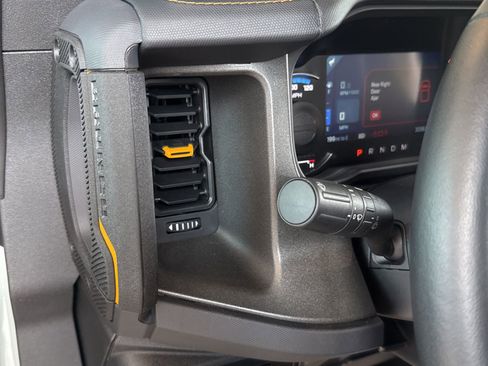 Used 2024 Ford Bronco Badlands image 29