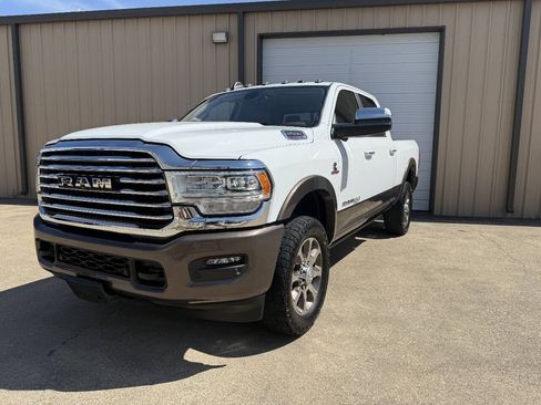 Used 2021 RAM 2500 Limited AWD/4WD image 2